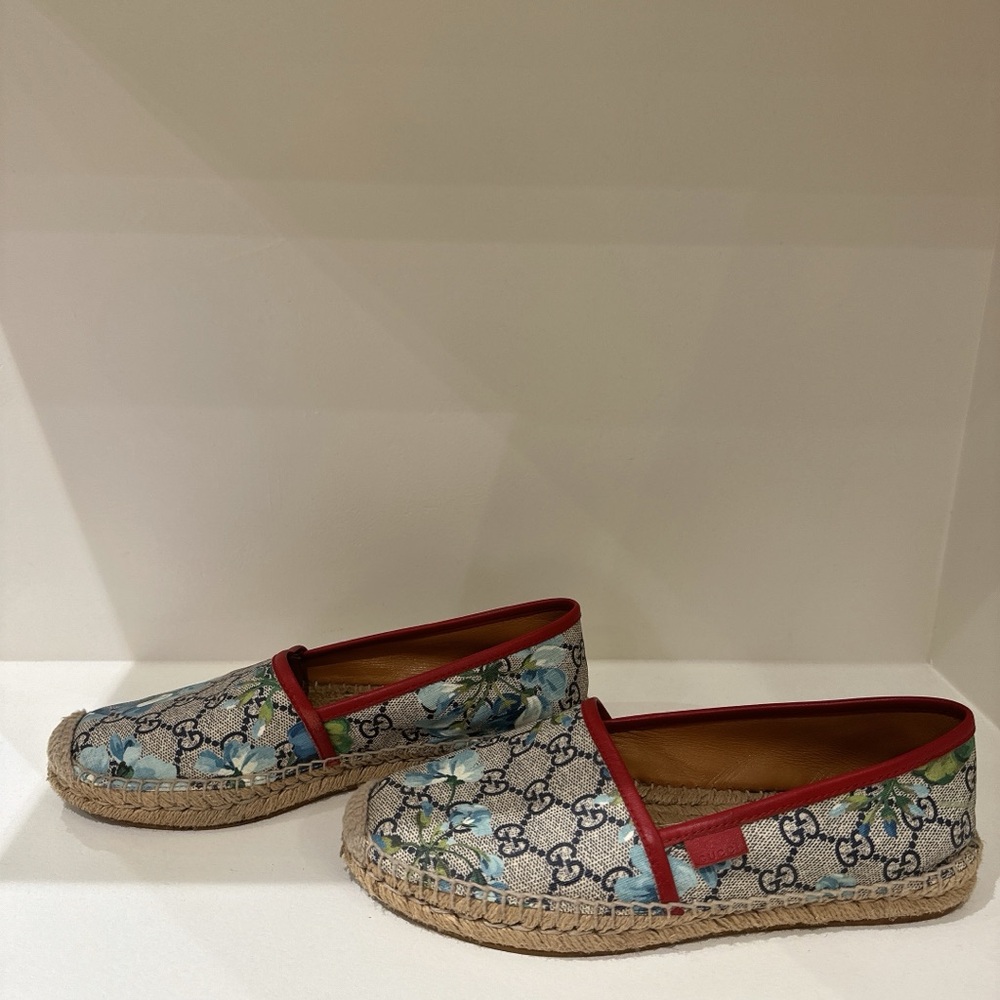 Gucci Women's Floral Espadrilles - Red and Blue